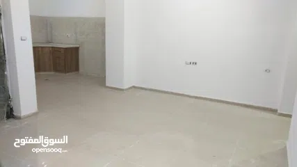  14 شقة مشطبة حديثا للبيع