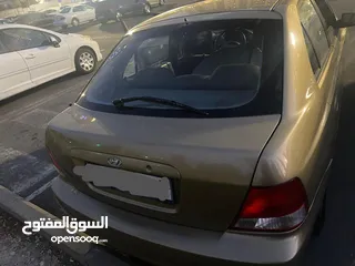  2 هيونداي أكسنت لون ذهبي مميز موديل فيرنا