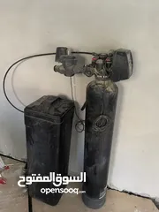  2 سوفنر مياه كبير لتنقية المياه شبه جديد للبيع