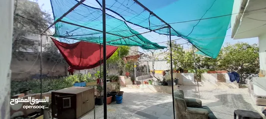  9 بيت مع ارض للبيع