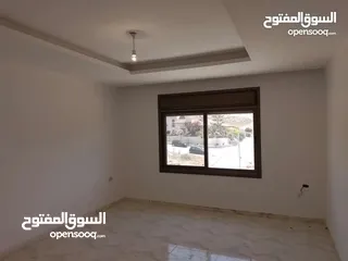  5 شقة طابقية للبيع في ابو نصير