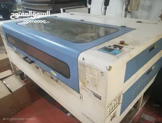  1 ماكنة قص ليزر CO2