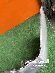 5 طمبون خلفي تويوتا بريوس 2010-2015  اصلي مستعمل ياباني بحالة جيده موضوح بصور  Toyota Prius 2010-2015