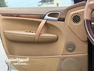  19 Porsche Cayenne S 2006 model golden color special edition top of the range for sale.