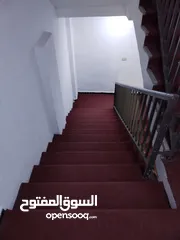  6 بداعي العودة لسوريا مشروع قائم منذ 9 سنوات بدخل ممتاز للبيع  صالون سيدات مع معرض فساتين في نفس
