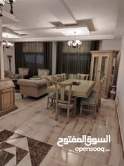  4 شقة فاخرة شبه جديدة للإيجار