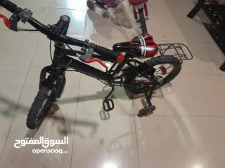  1 بسكليت  عدد 2 مقاس 16 ومقاس 20  دراجه هوائيه بجال ممتازه