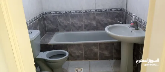  5 منزل مستقل للايجار في المزيريب بني كنانة الشارع الرئيسي
