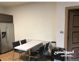  3 طاوله مطبخ و اربع كراسي  ثقيله ضد الساخن مع قاعده ستانلس