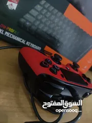  2 يد سوني 4 نيكون