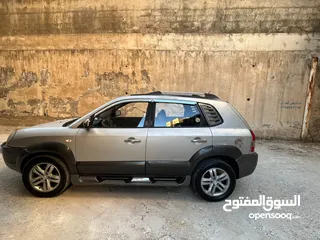  3 هونداي توسان 2009 للبيع بحاجة إلى دهان خارجي فقد
