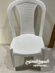  4 Plastic chairs