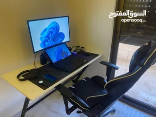  1 مكتب جيمنج مزود ب اضاءة RGB ملونه مع ريموت تحكم بسعر 38دينار شامل التوصيل العرض لفتره محدودة