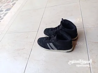  2 بوط رجالي مقاس 45 ماركة اصلي. قابل للتفاوض ب ليرتين فقط لحححققققققققق تار نار نار نار  نار نار نار