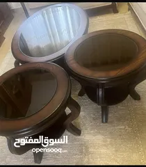  1 طاولات خشبه وسط زانا اصلي بحاله الوكاله