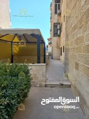  2 شقة سوبر ديلوكس شبة ارضي مع حديقة وترسات واسعة