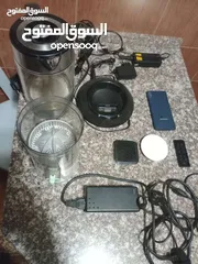  3 سماعه ايفون + ايبوت+ محولين اصليات لا لا بتوب وفي الو عددة رؤس بشبك ع اي جهاز وعصارت برتقال وليمون