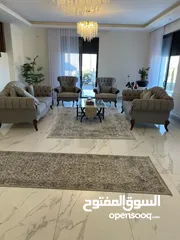  1 طقمين كنب للبيع بحالة ممتازة جدا جدا جدا جدا