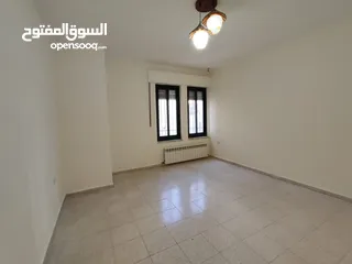  8 شقة غير مفروشة للإيجار – الطيرة  شارع روما