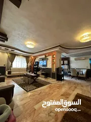  6 شقة ارضية بحي الصحابة مميزة بمساحة 180 داخلي و 40 متر ترس  مغلق بقرميد و شبابيك دبل جلاس