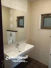  5 روف فارغة للايجار في منطقة عبدون