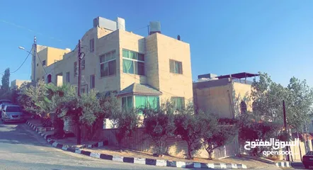  1 بيت مستقل على شارعين مُطل بسعر مغري جداً