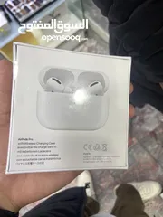  2 AirPods Pro 1