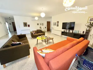  3 شقةً مميزة والعمارة مميزة