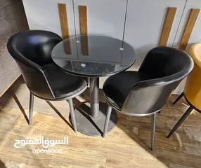  1 طاولة وسط مع كرسيين بسعر مغرري