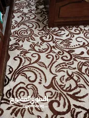  2 سجادتين وبردايتين وطاوله مع اربع كراسي للبيع