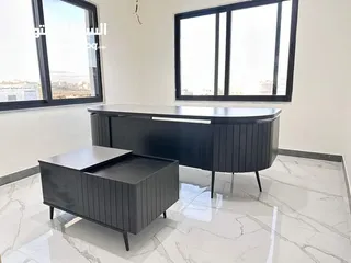  12 مكاتب مميزة  ارجل معدنية