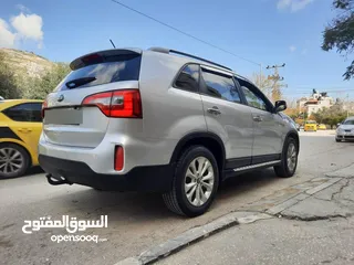  5 كيا سورينتو 2012