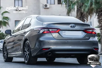  3 Toyota Camry Gle 2023  السيارة بحالة ممتازة جدا و قطعت مسافة 70,000 كيلو متر