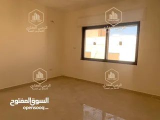  9 روف / للايجار / لم تسكن / 3نوم / مع ترس / الرابية