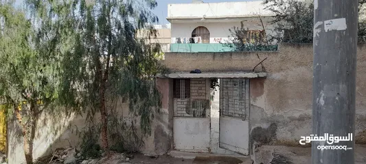  17 بيت مع ارض للبيع