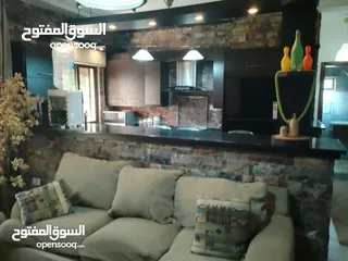  1 شقة مفروشة فاخرة للايجار الشهري او السنوي موقع مميز اثاث فخم قريبة تبعد 500 م3 عن بوليفارد العبدلي