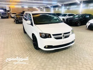  1 Dodge caravan sport 2018