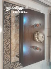  26 طاولات خشب وطاولات معدن