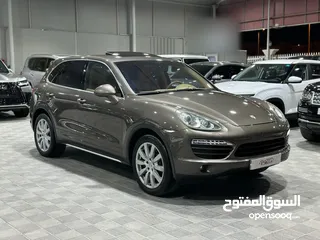  2 Porsche Cayenne
