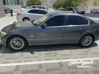  4 Low mileage BMW 320i 2011 Oman spac بسعر مميز ممشى قليل وكالة عمان