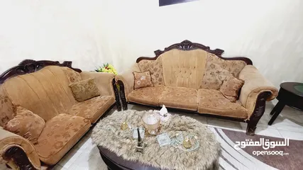  3 كنب مكون من سبع مقاعد