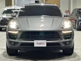  2 Porsche Macan