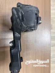  1 Mercedes benz w205 windshield washer bottle, خزان ماء النشافات