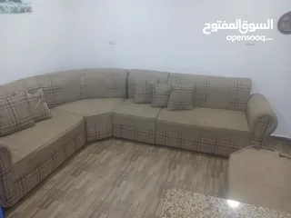  2 كتب/كورنر مستعمل