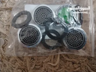  9 متفرقات و نثريات و إكسسوارات جديدة بحال الوكالة للبيع