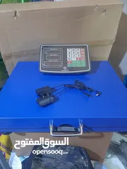  4 قبانات ميزان بلوتوث 300 كيلو جديد بالكرتونة  شاشة مفصوله يوجد توصيل لجميع المحافظات