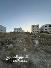  8 ارض للبيع بالقرب من شارع المطار