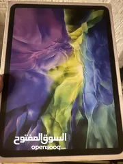  1 ايباد 11 ابرو مستخدم مفطوره الشاسه لاكن ابدتً مماثره عليه