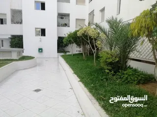  9 شقة مفروشة  غرفة و صالة  حي الواحات على طريق المرسي تونس العاصمة