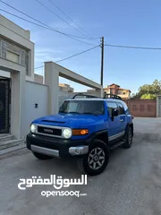  1 تويوتا FJ دفع رباعي